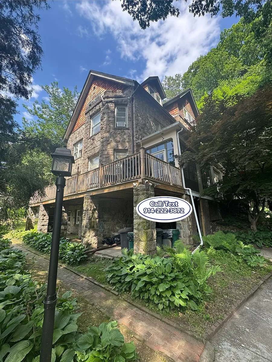 Building Photo - 1178 Warburton Ave #2