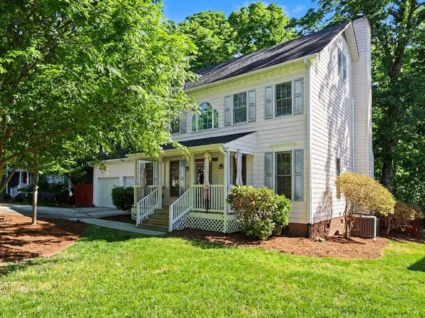 104 N Crabtree Knl, Chapel Hill, NC 27514