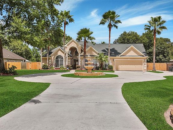 2nd image of 19565 Desna Dr