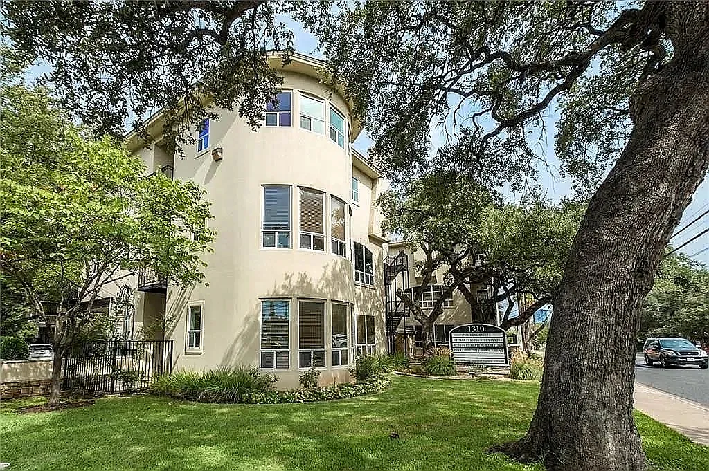 2 bed, 1822 sqft, $4,970 — Photo 1