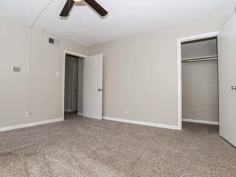 Misty Hollows Apartments — Photo 10