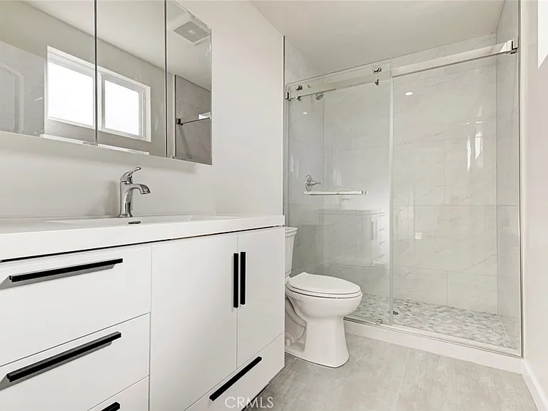 7408 Radford Ave — Photo 19