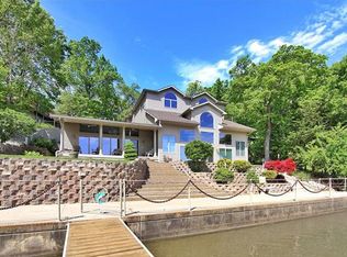 72 Solar Cir, Litchfield, IL 62056