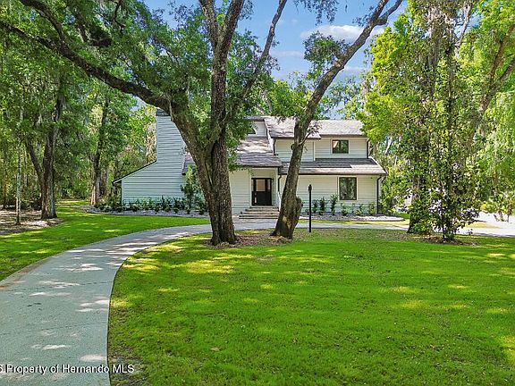 2nd image of 26262 Lake Lindsey Rd