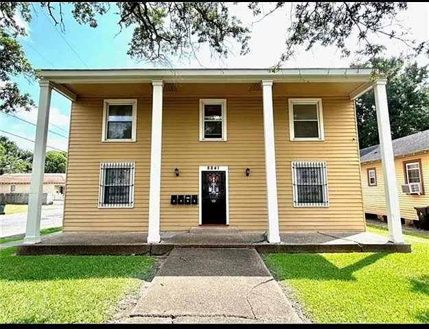 8841 S Claiborne Ave #C
