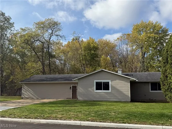 215 21st St SE, Massillon, OH 44646