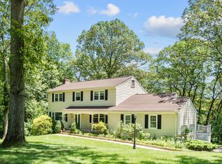 19 Buttercup Ln, Shelton, CT 06484