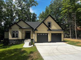 747 Edward Dr, Daniels, WV