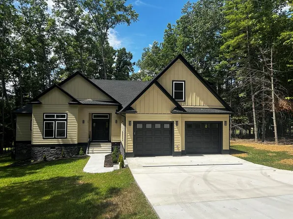 747 Edward Dr, Daniels, WV 25832