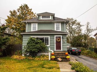 452 Moffitt Blvd, Islip, NY 11751