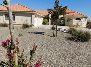 16789 Menahka Rd, Apple Valley, CA 92307