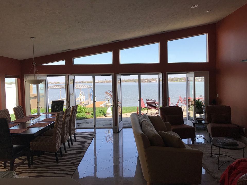 1st image of 920 Lakeshore Dr