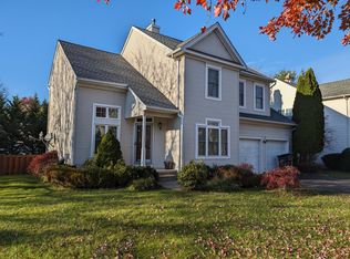 24 York Dr, Princeton, NJ 08540