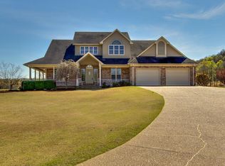 479 Golfview Dr, Decaturville, TN 38329