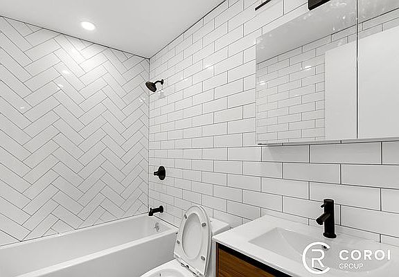 5th image of 2118 Fulton St #4B