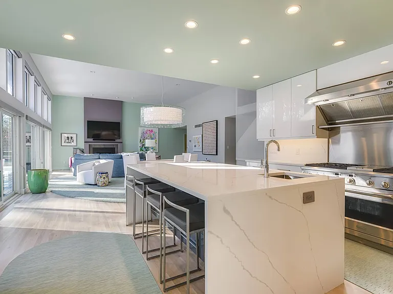 4 Bayberry Ln — Photo 10