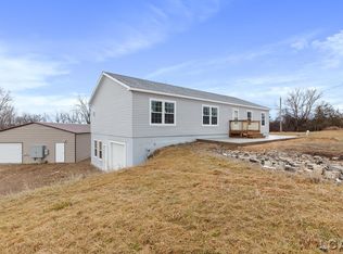 18275 Lewis Rd, Cement City, MI 49233