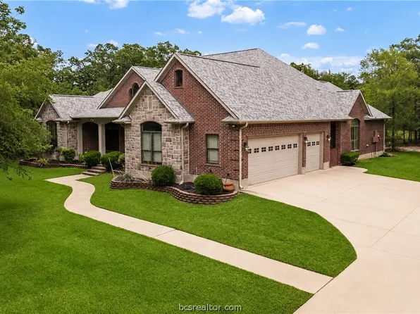 3926 Austins Estates Dr, Bryan, TX 77808