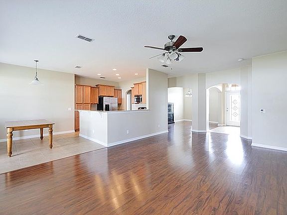 2nd image of 12607 Colonnade Cir