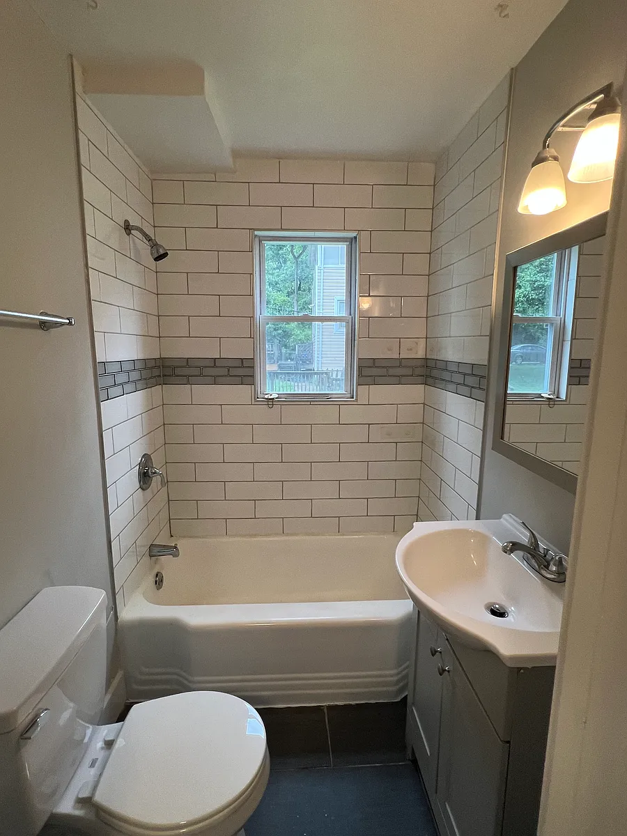 Building Photo - 5644 Midwood Ave #1