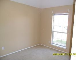 4th image of 1012 Waterview Dr