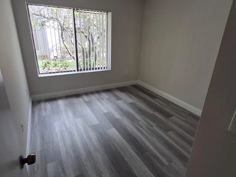 3222 Coral Lake Ln — Photo 13