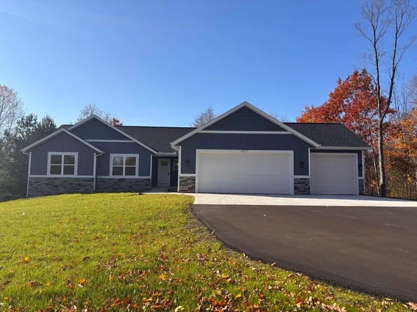 5577 Timberstone Ln, West Olive, MI 49460