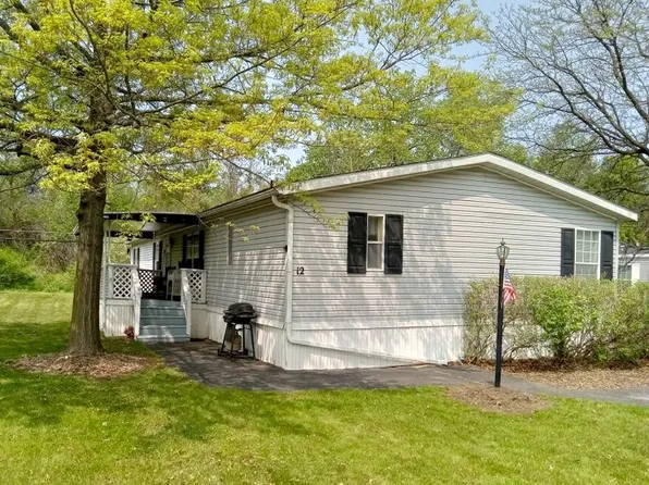 12 Hillside Dr, Avon, NY 14414