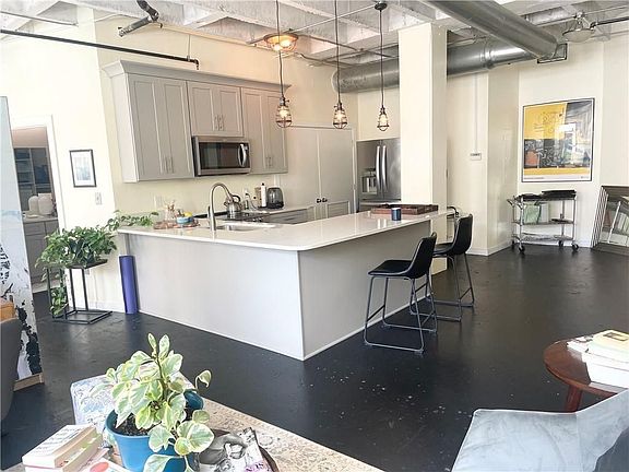 2nd image of 878 Peachtree St NE APT 724