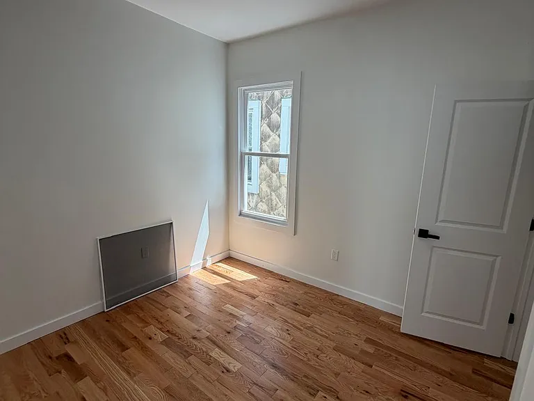 183 Woodside Ave #3F — Photo 5