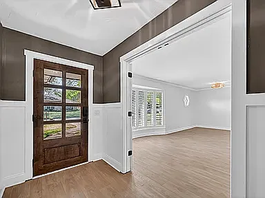 4 bed, 2402 sqft, $2,900 — Photo 2