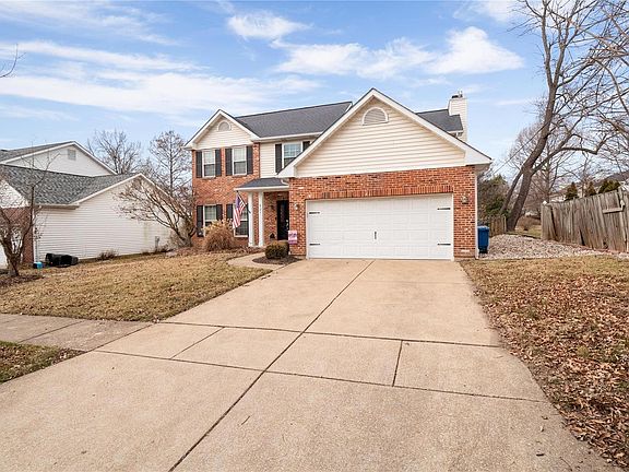 3rd image of 821 Mallard Woods Dr