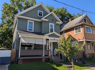 77 Roycroft Dr, Rochester, NY 14621