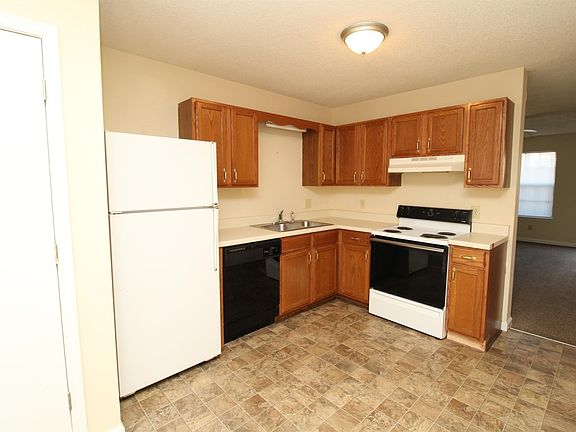 3rd image of 109 Coyote Ct APT 4