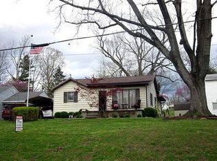 709 Water St, Grayville, IL 62844