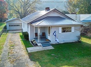 1514 Gladys Ave, East Bank, WV 25067