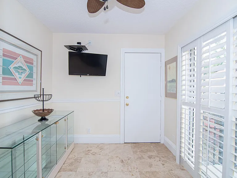 8410 Brussels Way — Photo 8