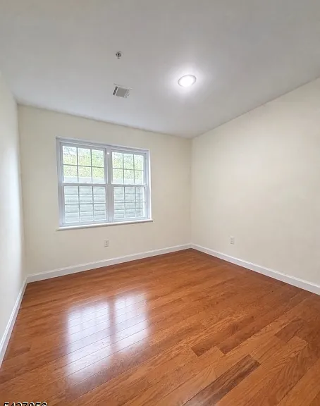 1084 Elizabeth Ave #2B — Photo 10