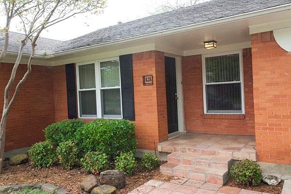 1st image of 635 Scottsdale Dr