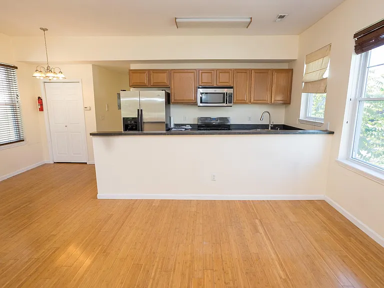 199 Van Winkle St #2 — Photo 8