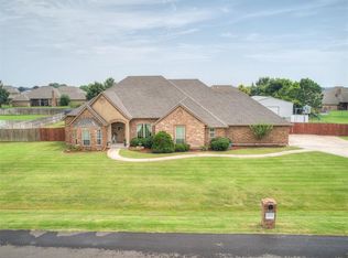 4624 Crestmere Ln, Edmond, OK 73025
