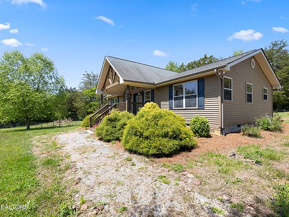 2nd image of 1462 Sandy Ridge Rd