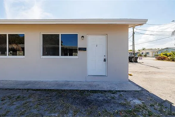 404 NW 4th Ave #1 — Photo 3