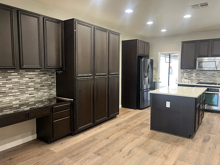 1338 Pyramid Peak St — Photo 18