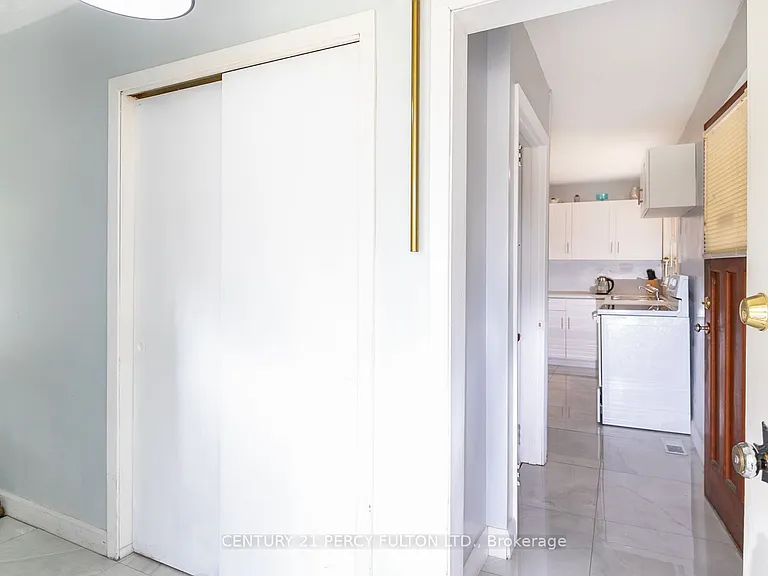 12 Northwood Cres — Photo 4