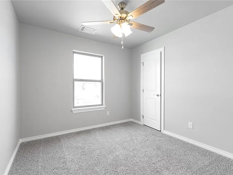 13020 NE 9th St — Photo 18