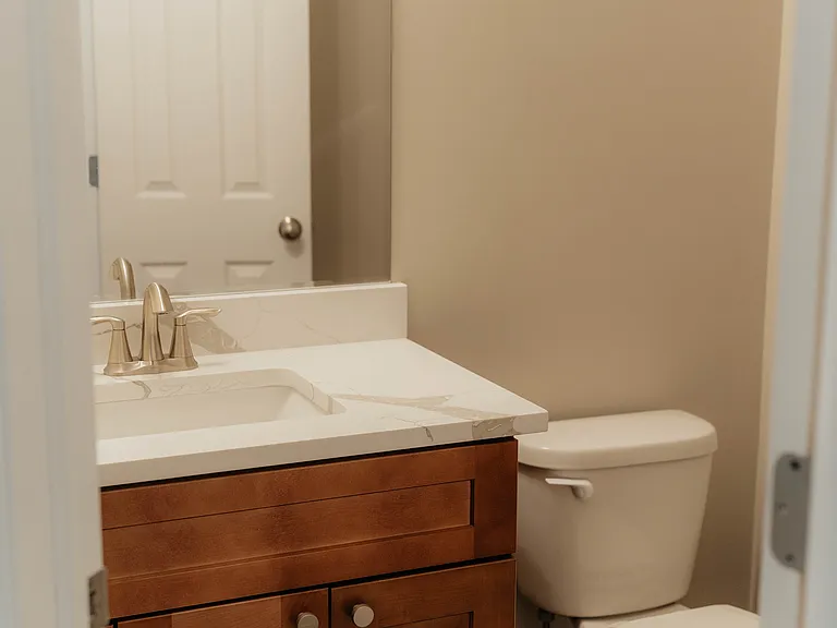 915 Carlton Cir — Photo 16