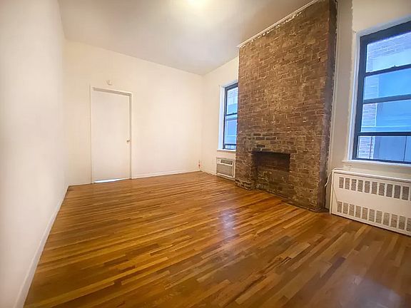 3rd image of 205 E 14th St APT 3D