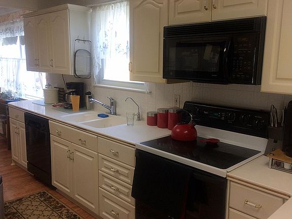 3rd image of 1836 Legare Ln