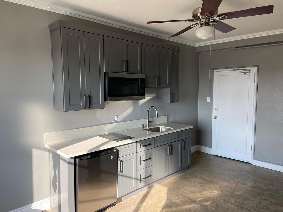 1st image of 5225 Hollywood Blvd #604